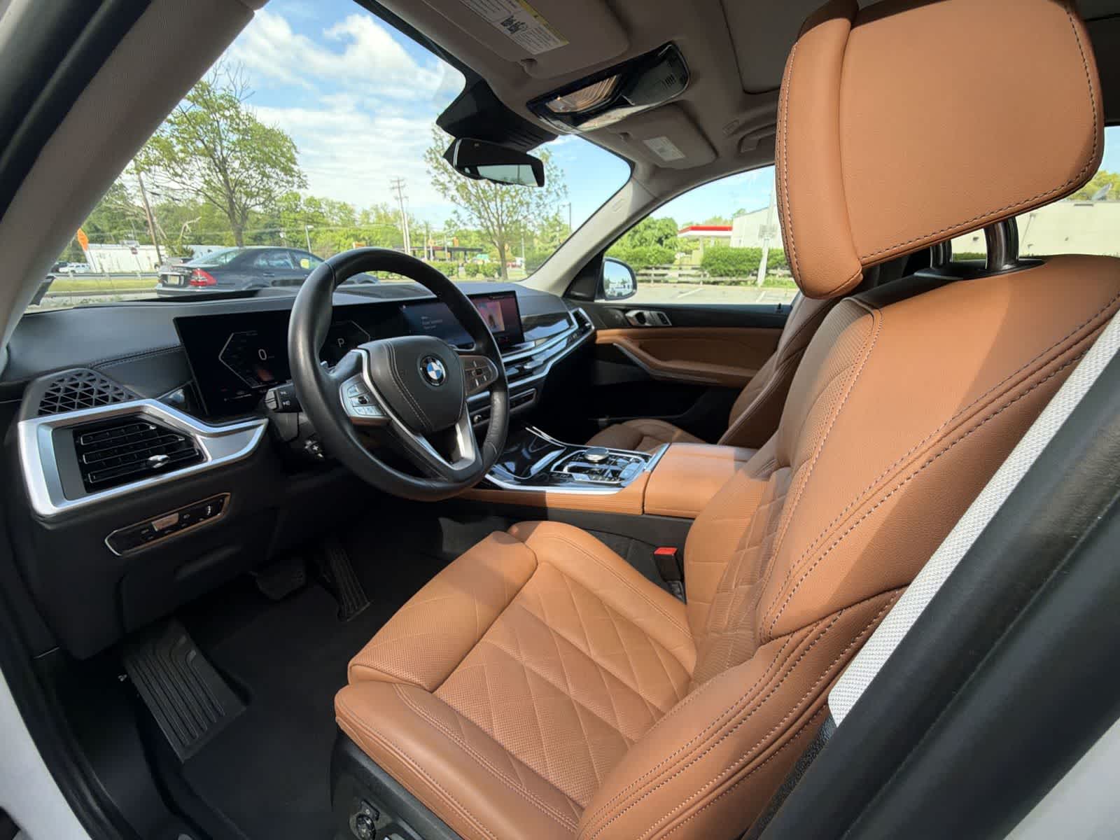 Thumbnail: 2023 BMW X7 - 9