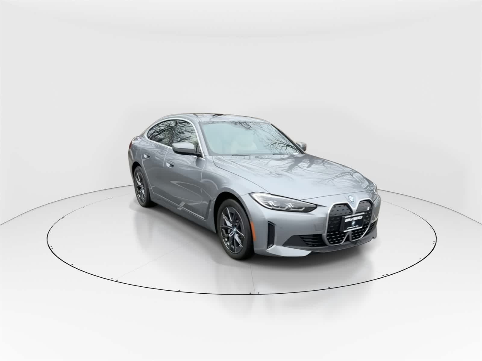 Thumbnail: 2023 BMW i4 - 2