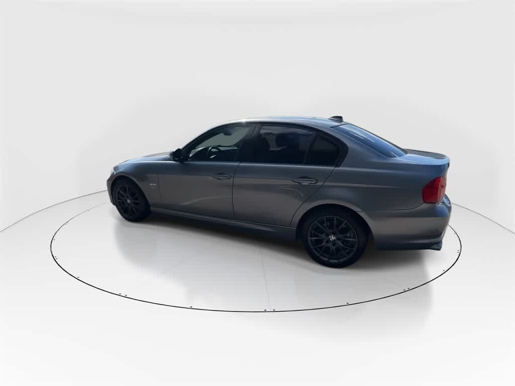 Thumbnail: 2011 BMW 3 Series - 6