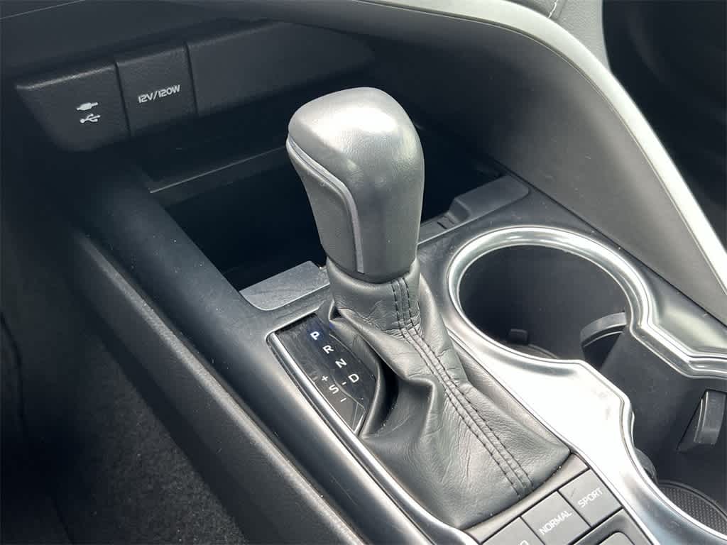 Thumbnail: 2019 Toyota Camry - 25
