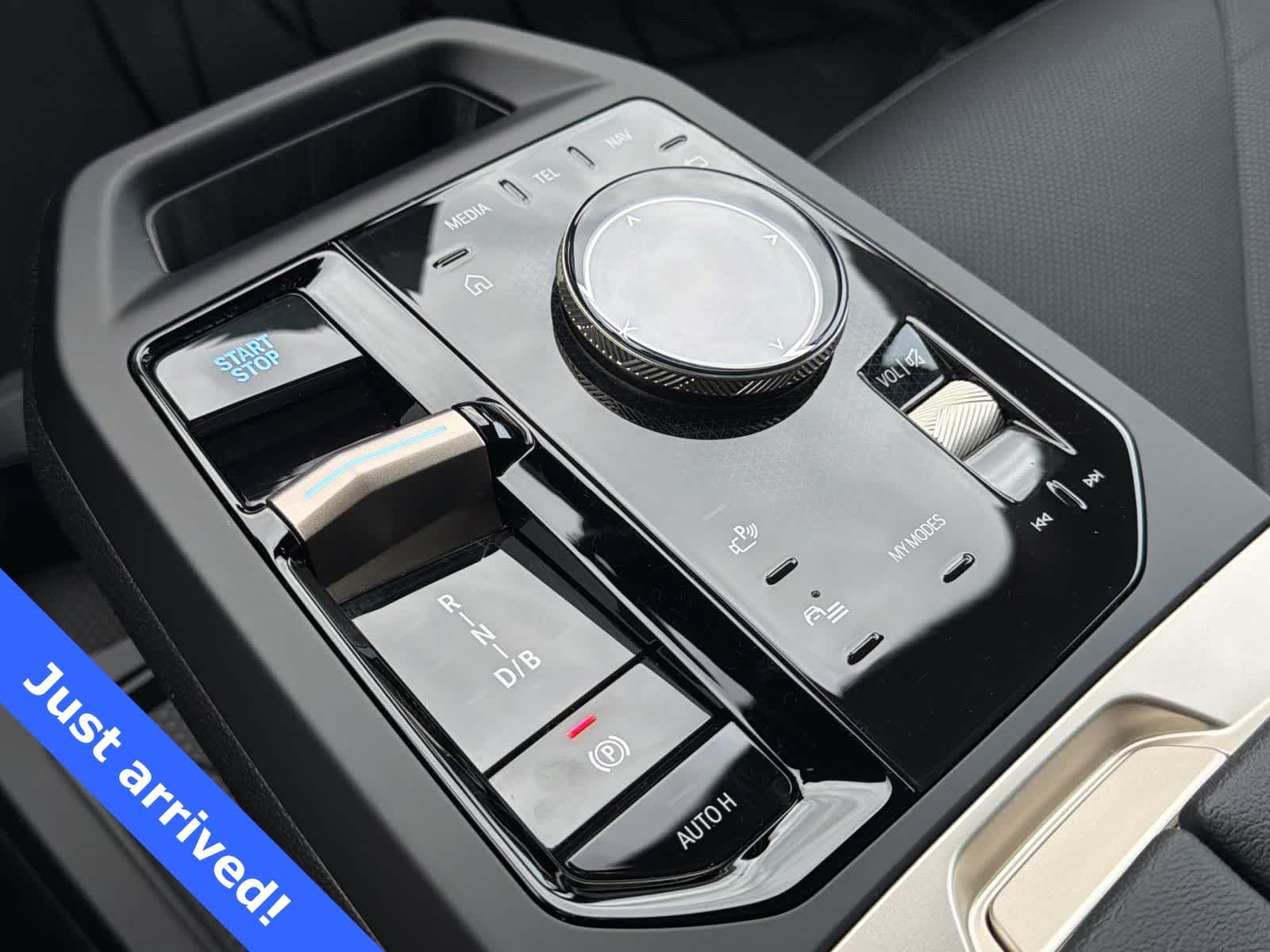 Thumbnail: 2026 BMW iX - 25