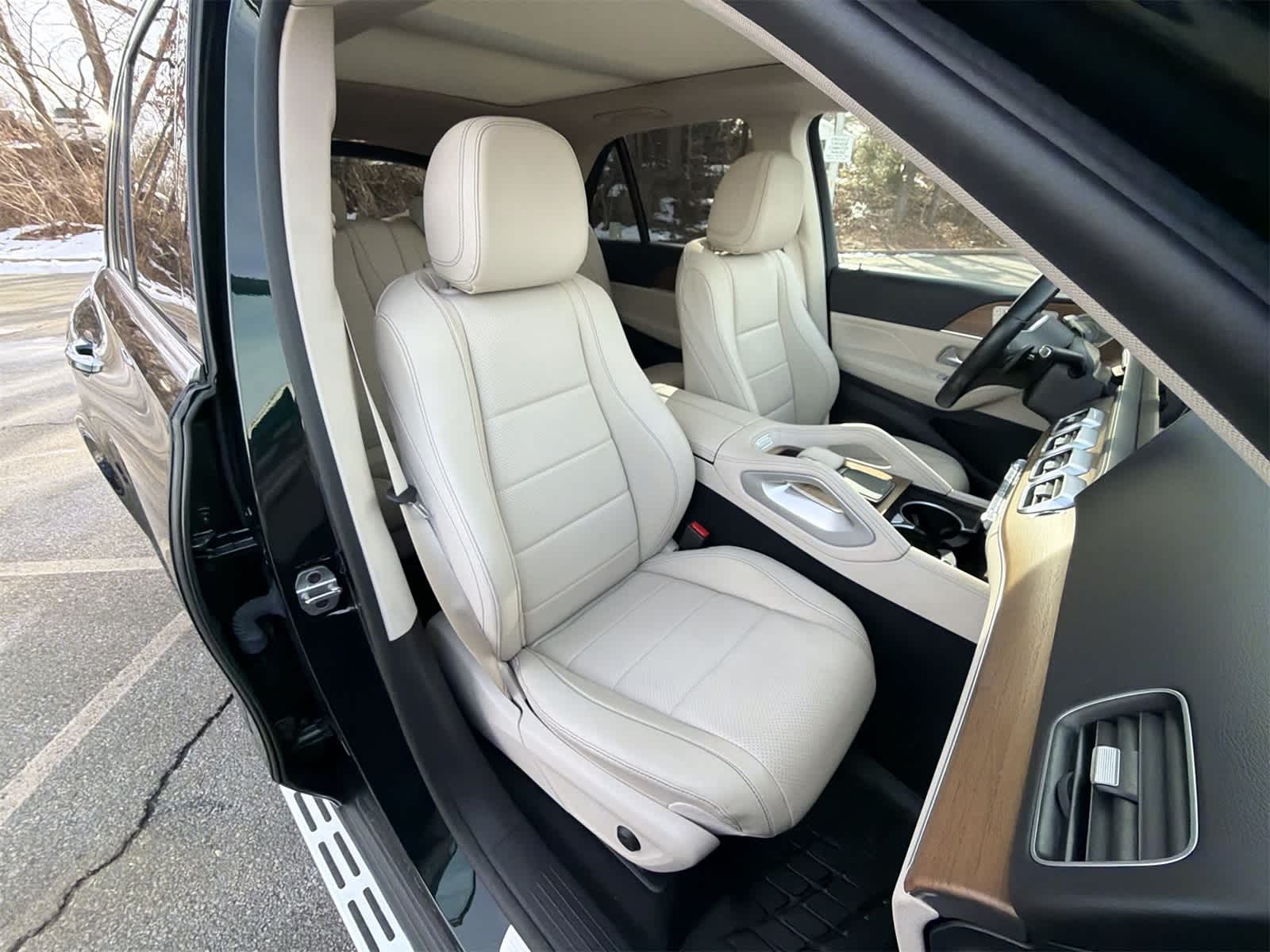 Thumbnail: 2023 Mercedes-Benz GLE - 22