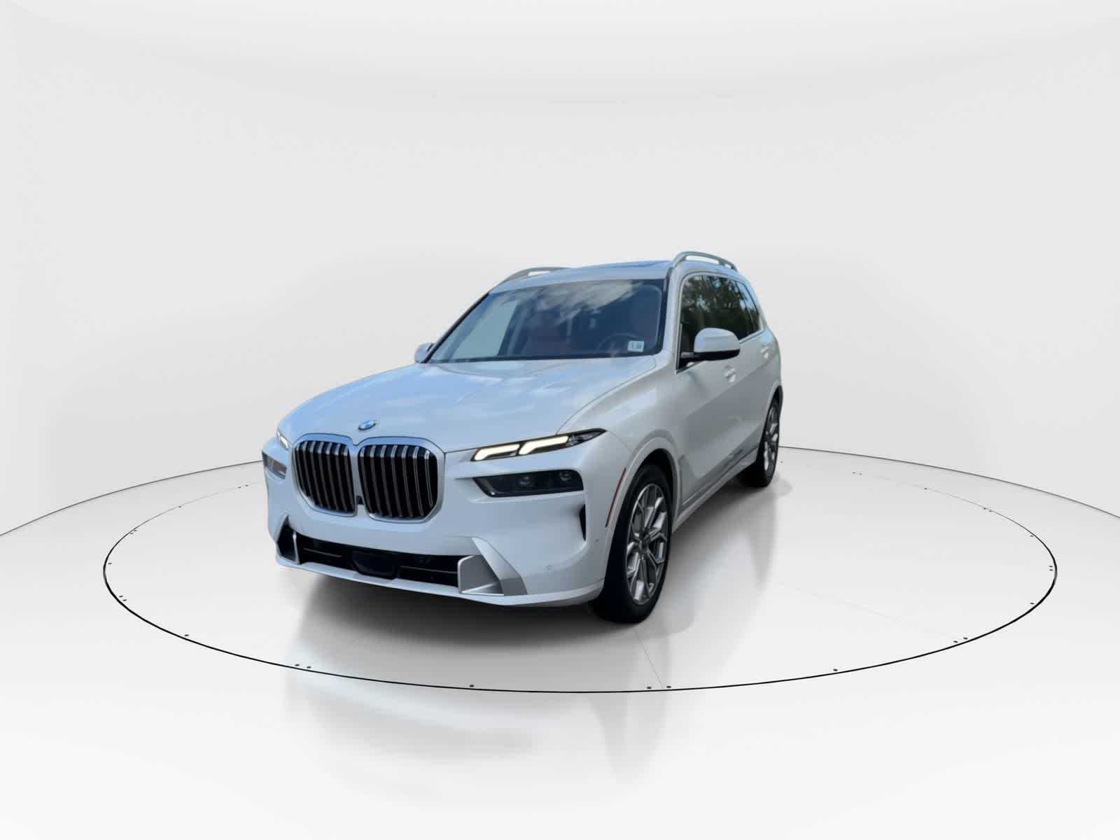 Thumbnail: 2023 BMW X7 - 3