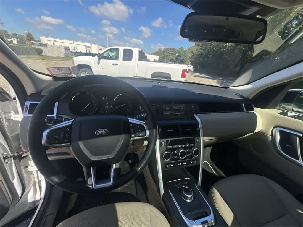 Thumbnail: 2018 Land Rover Discovery Sport - 18
