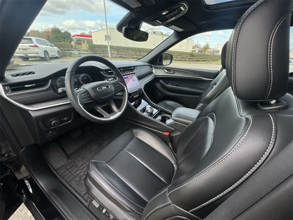 Thumbnail: 2024 Jeep Grand Cherokee - 10