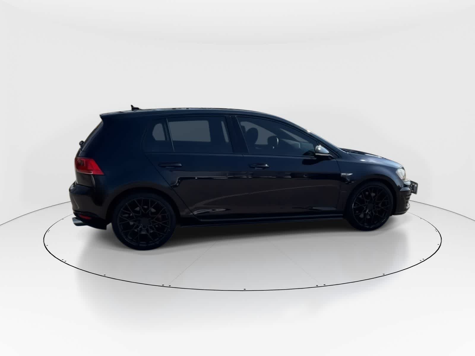 Thumbnail: 2017 Volkswagen Golf - 5