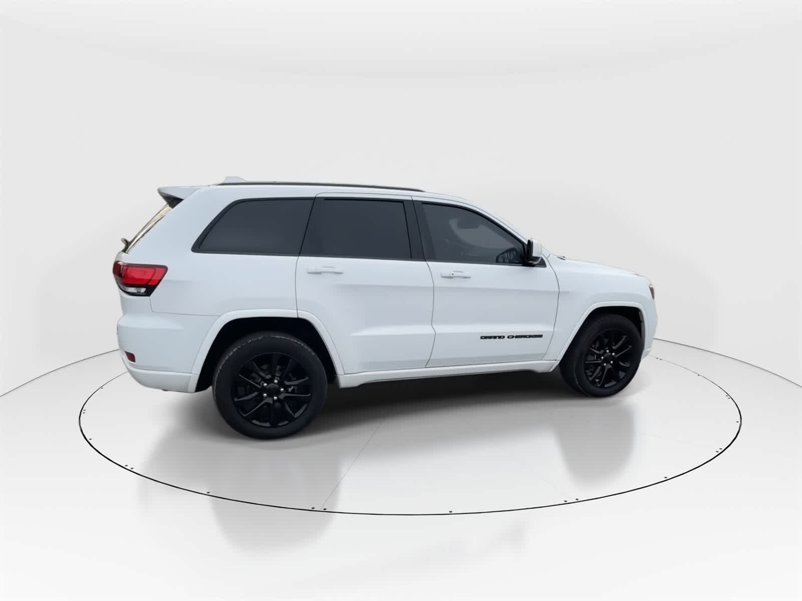 Thumbnail: 2019 Jeep Grand Cherokee - 2
