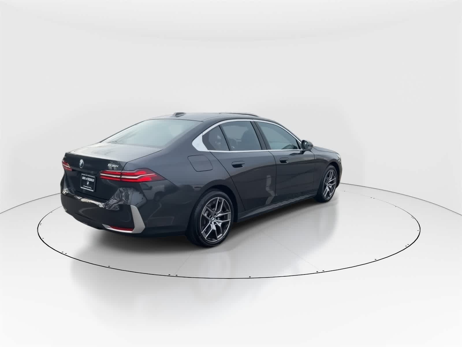 Thumbnail: 2026 BMW 5 Series - 9