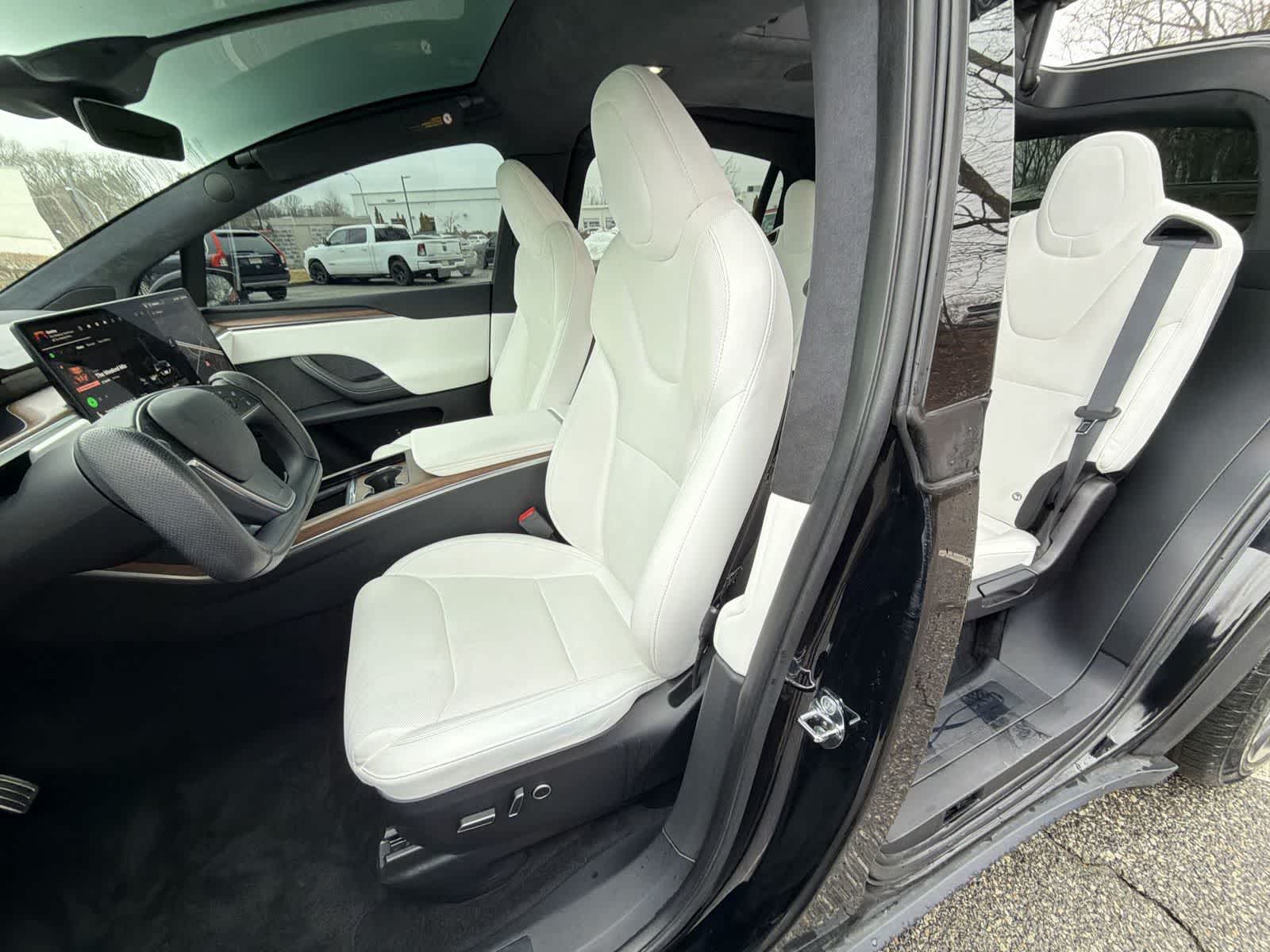 Thumbnail: 2023 Tesla Model X - 19