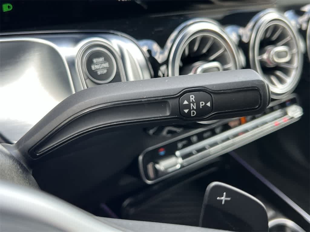 Thumbnail: 2021 Mercedes-Benz GLB - 25