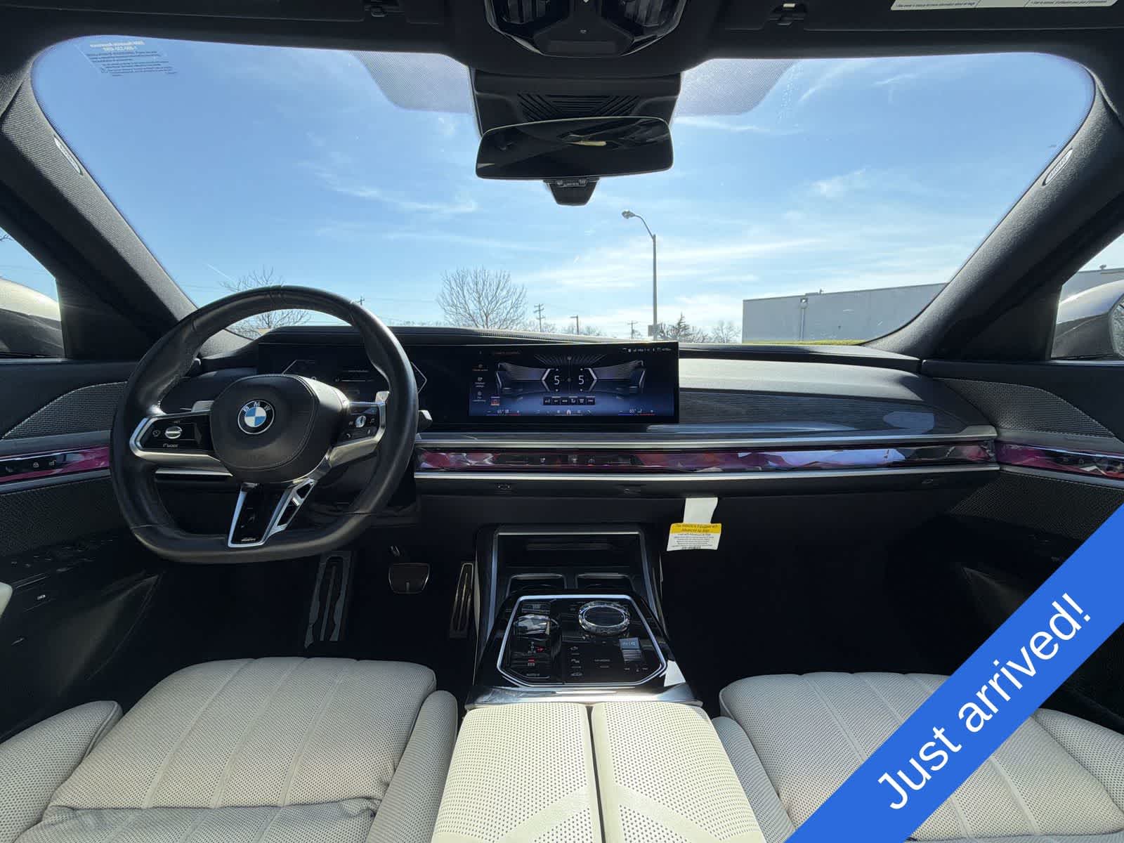 Thumbnail: 2023 BMW 7 Series - 18