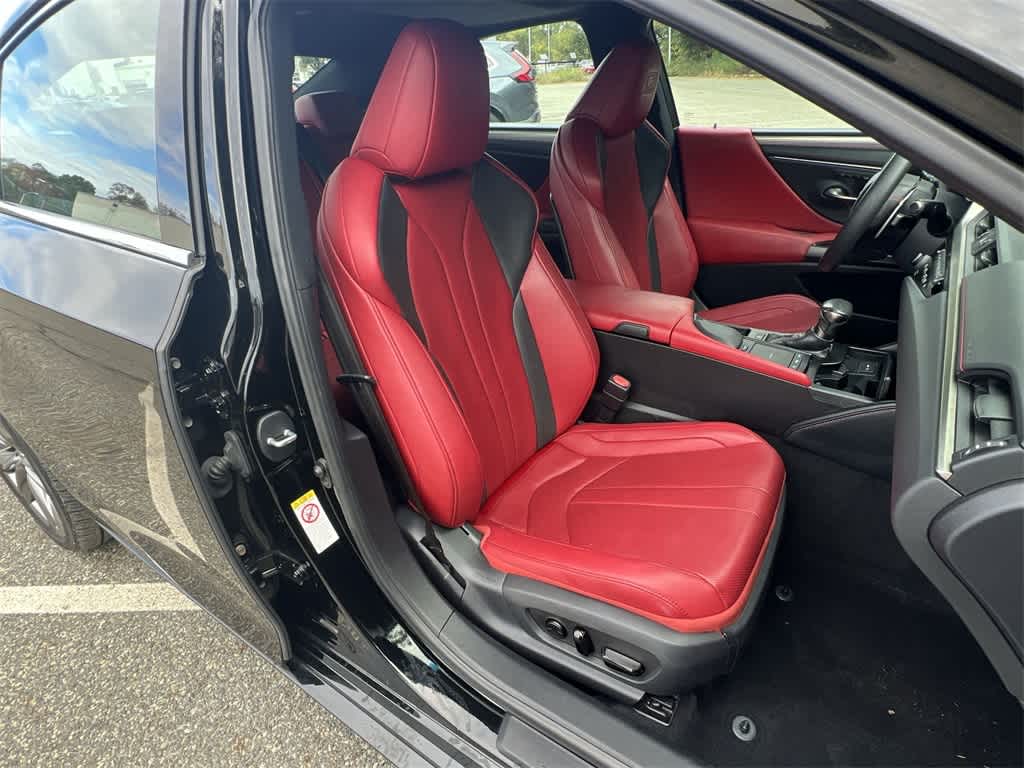 Thumbnail: 2019 Lexus ES - 22