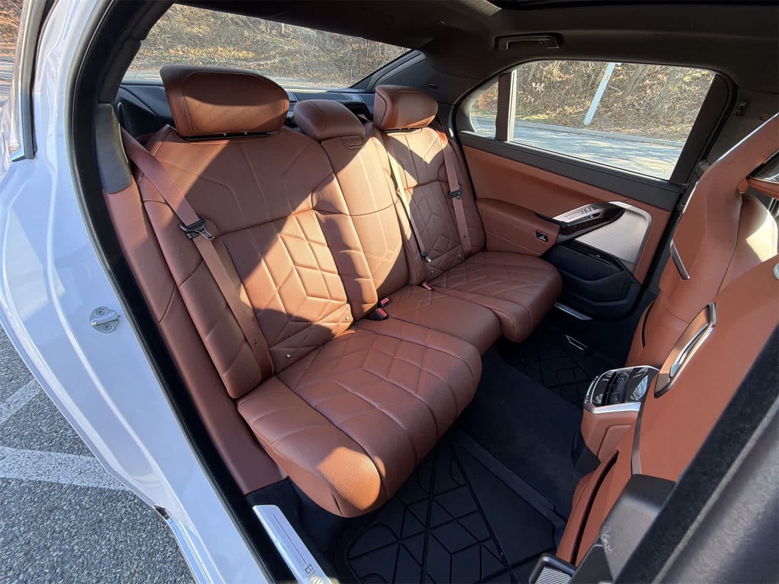 Thumbnail: 2025 BMW i7 - 21