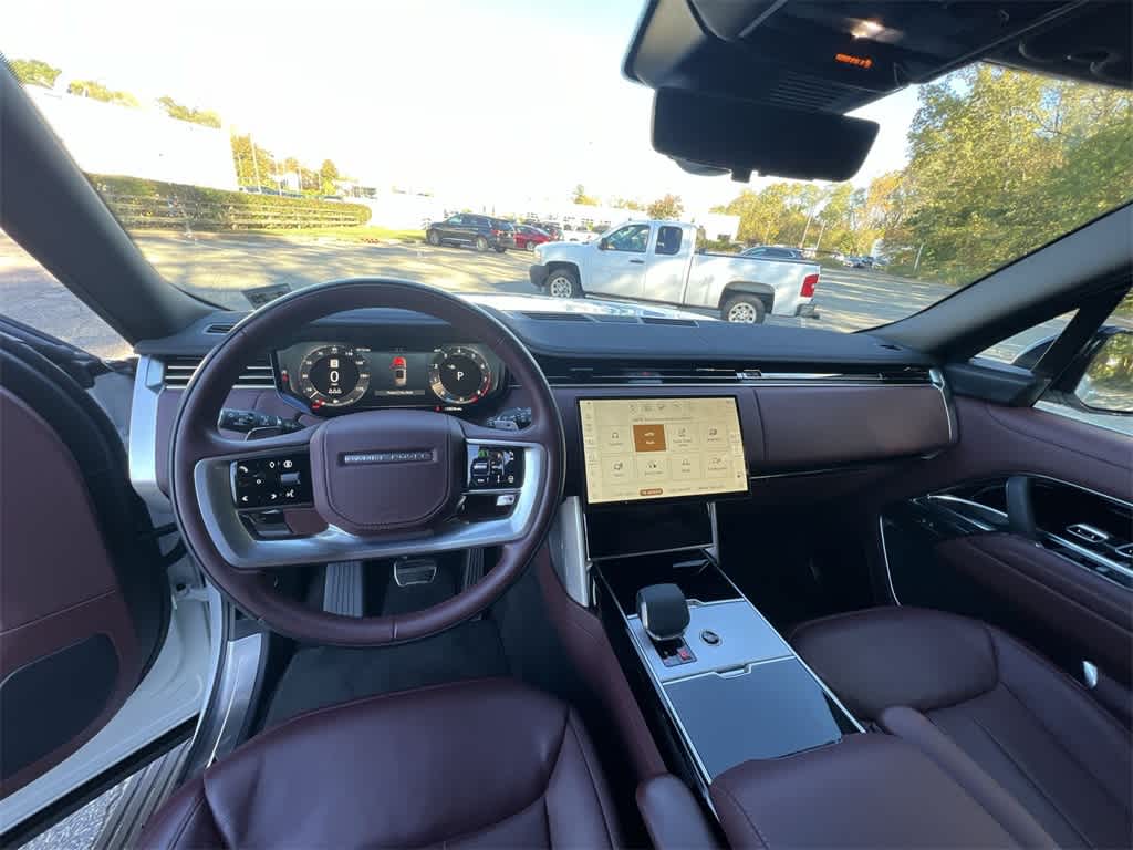 Thumbnail: 2025 Land Rover Range Rover - 18