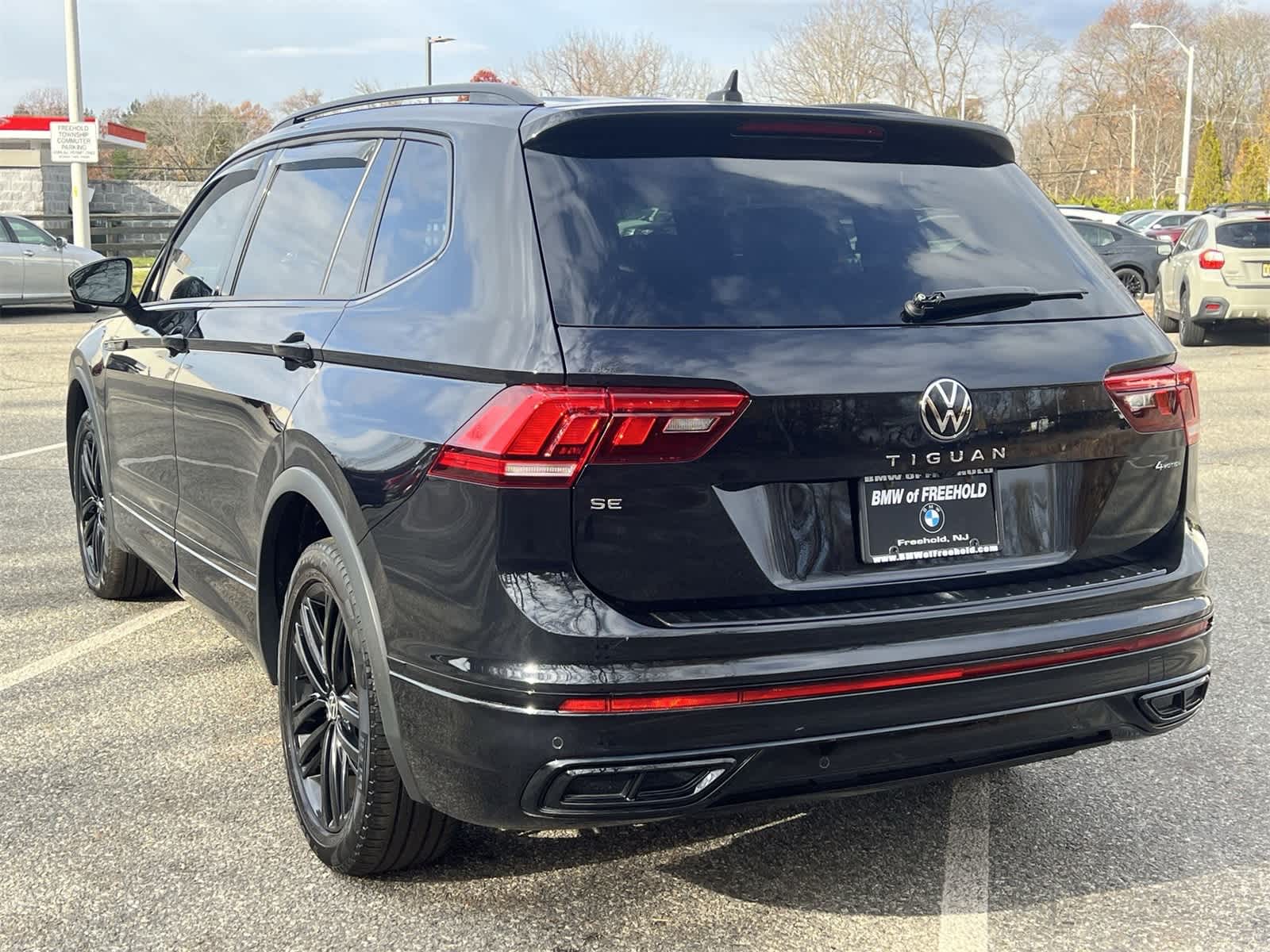 Thumbnail: 2022 Volkswagen Tiguan - 12