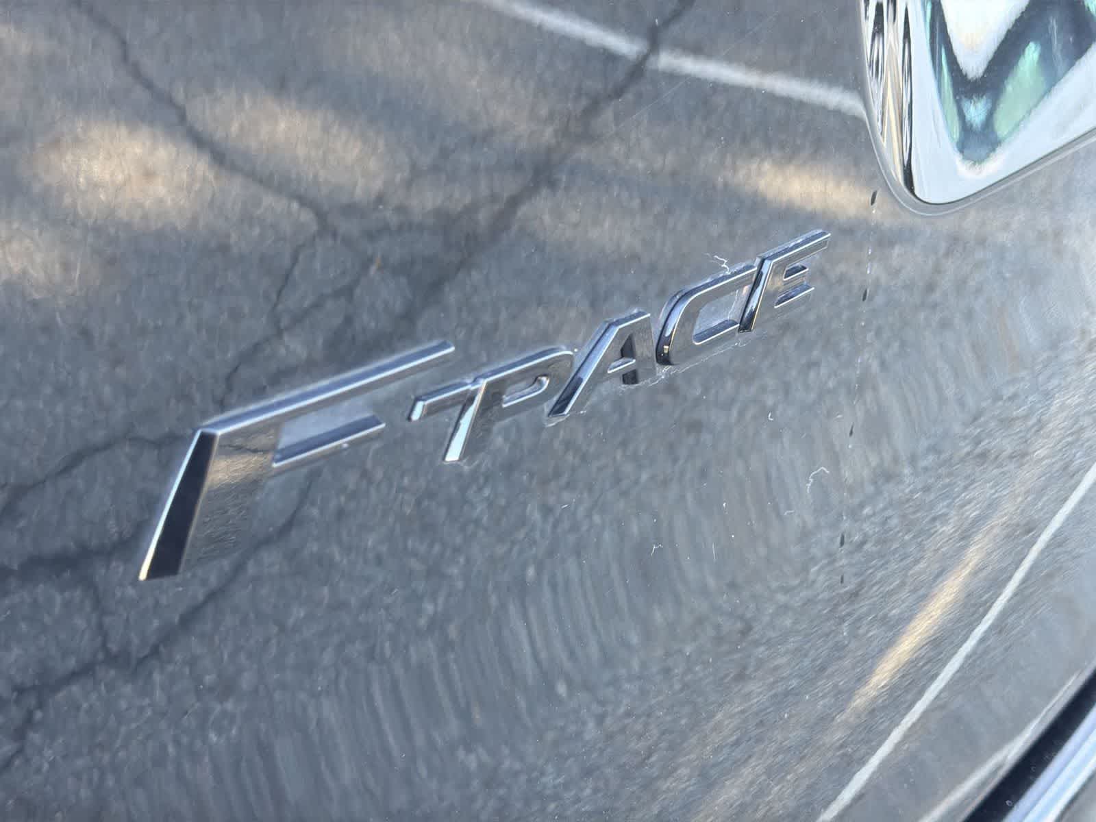 Thumbnail: 2022 Jaguar F-Pace - 15