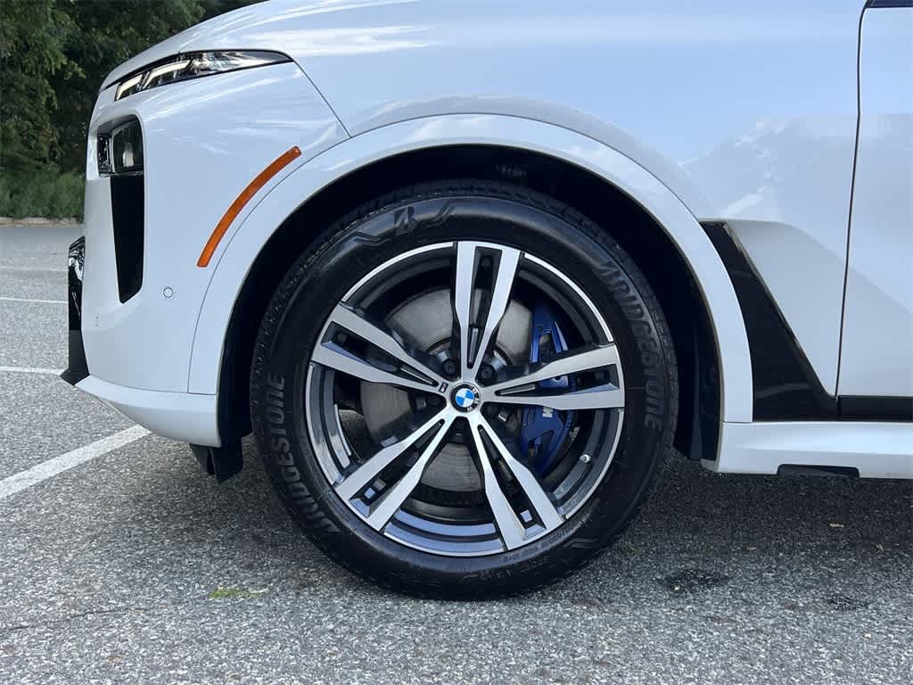 Thumbnail: 2024 BMW X7 - 16