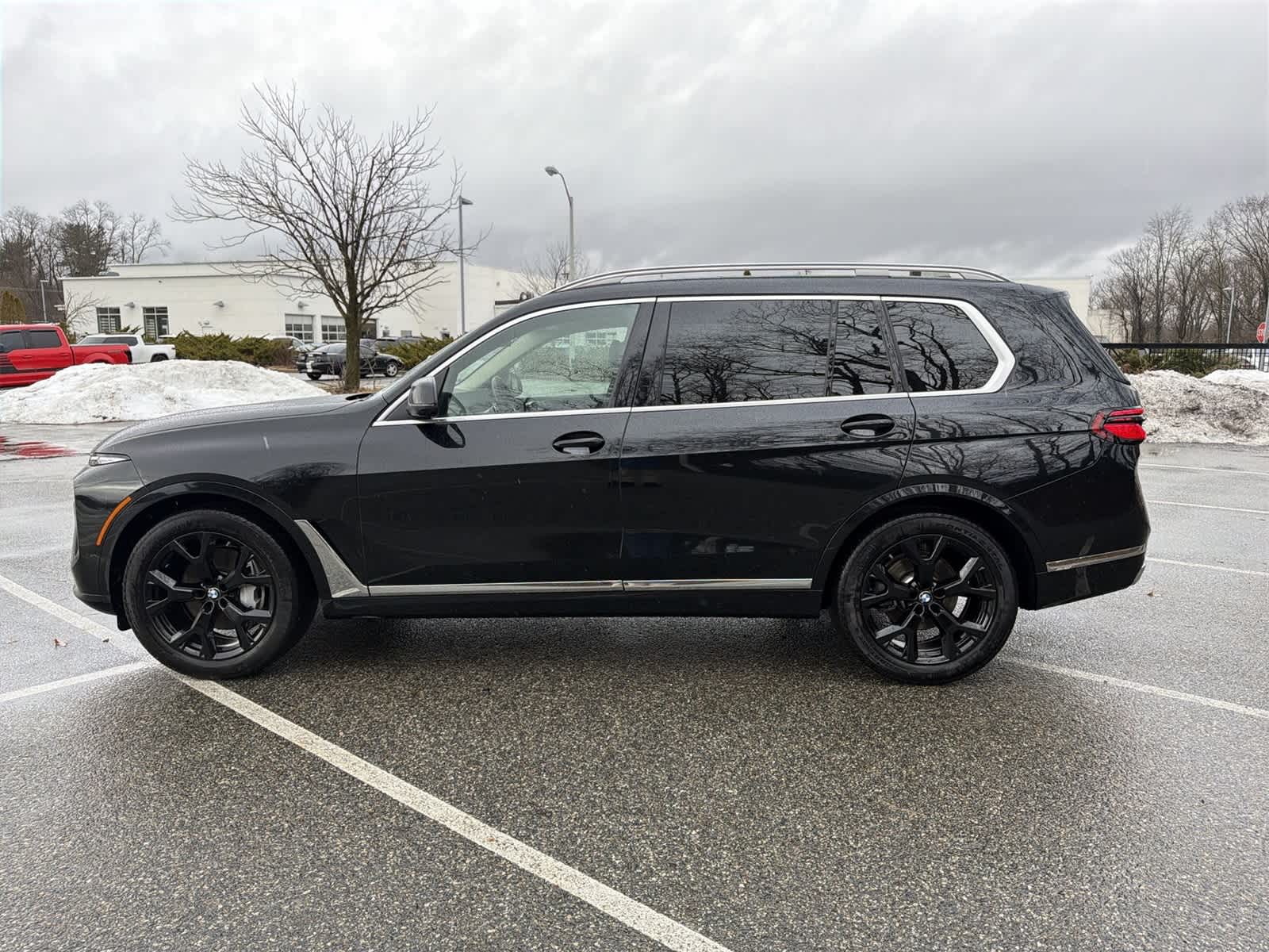 Thumbnail: 2025 BMW X7 - 11