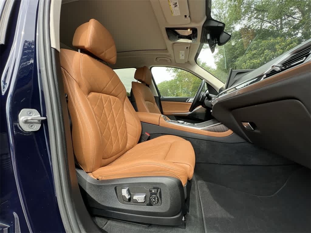 Thumbnail: 2023 BMW X7 - 22