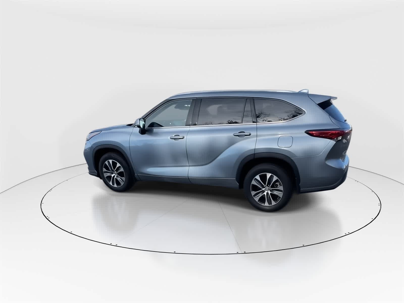 Thumbnail: 2020 Toyota Highlander - 7