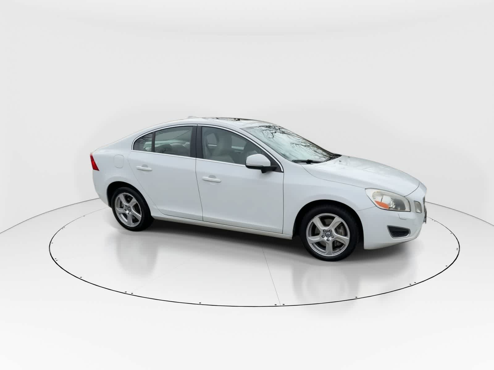 Thumbnail: 2013 Volvo S60 - 9