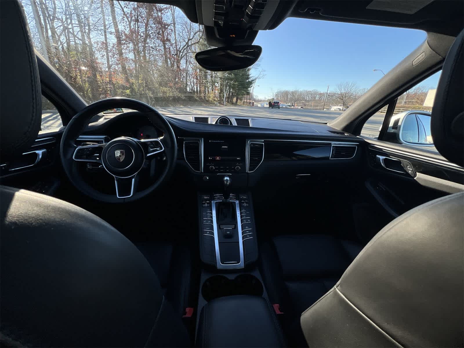 Thumbnail: 2017 Porsche Macan - 18