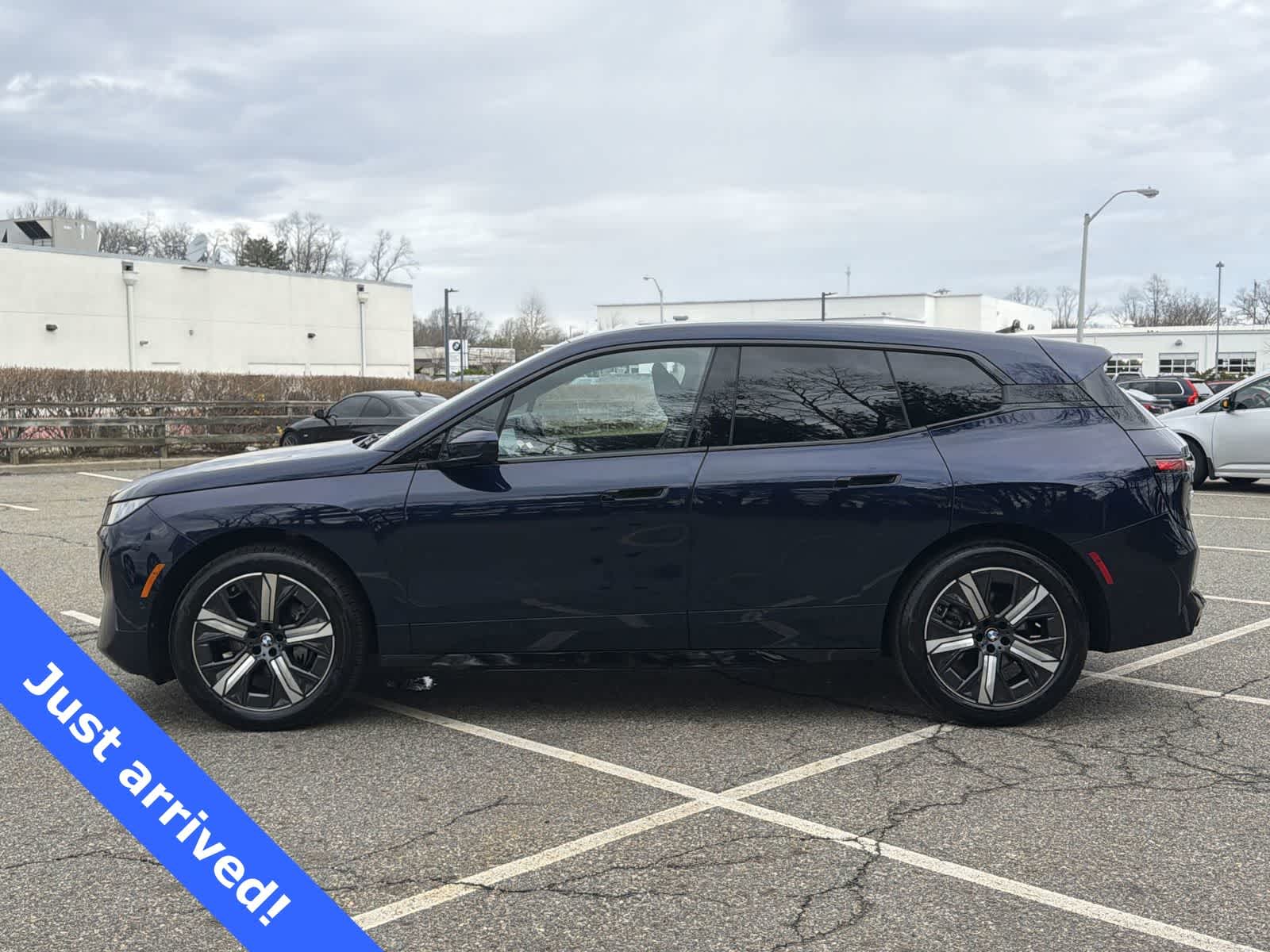 Thumbnail: 2026 BMW iX - 11