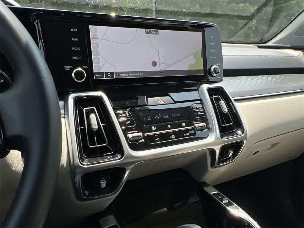 Thumbnail: 2023 Kia Sorento - 24