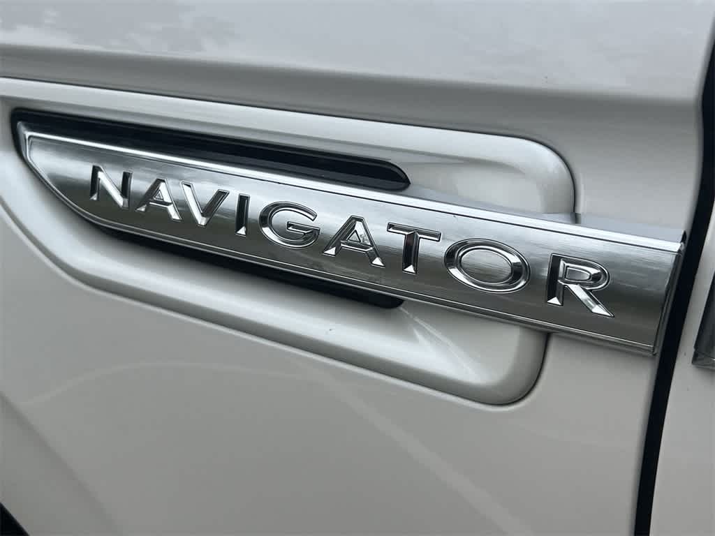 Thumbnail: 2019 Lincoln Navigator - 15