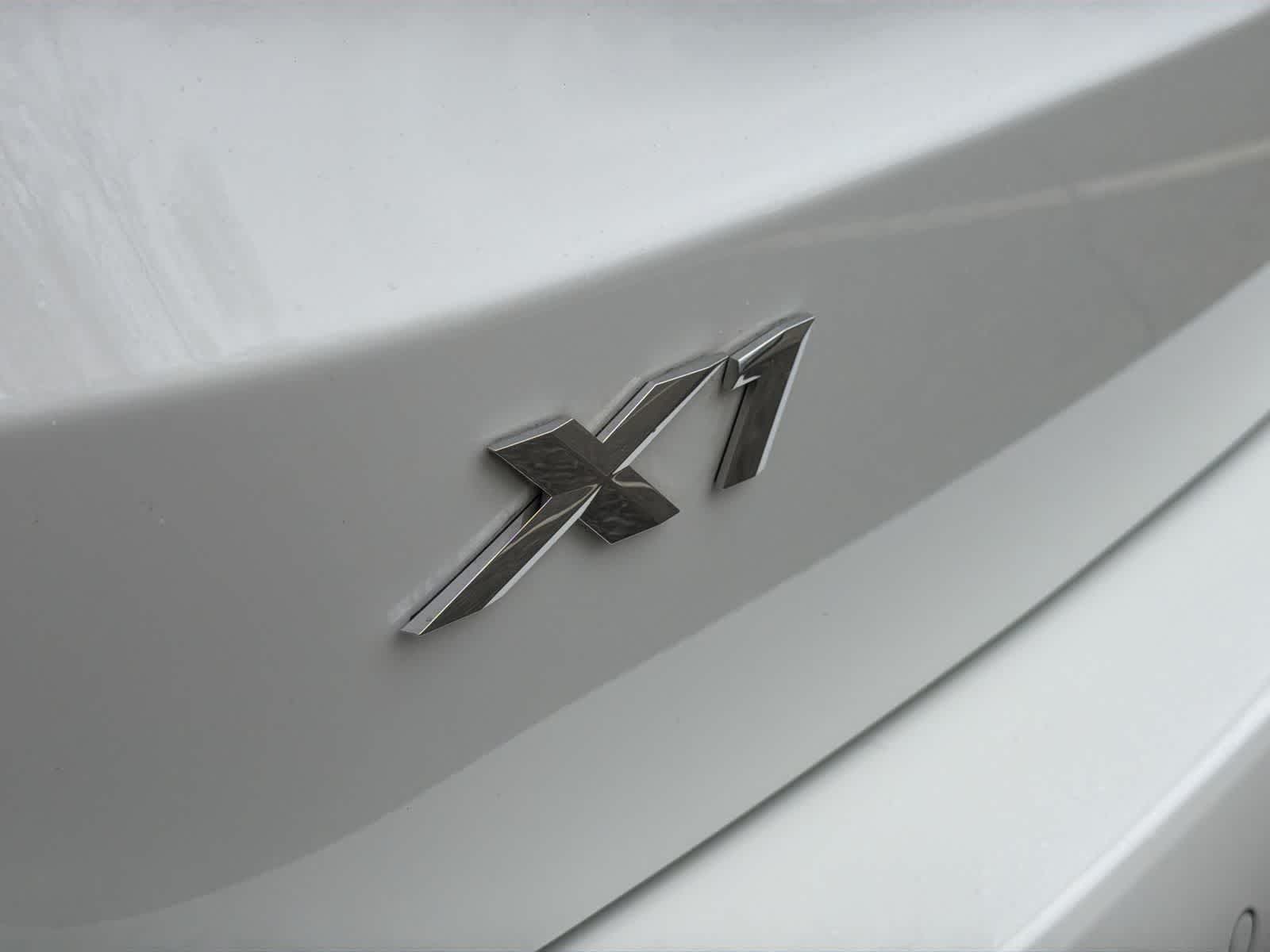 Thumbnail: 2025 BMW X1 - 15