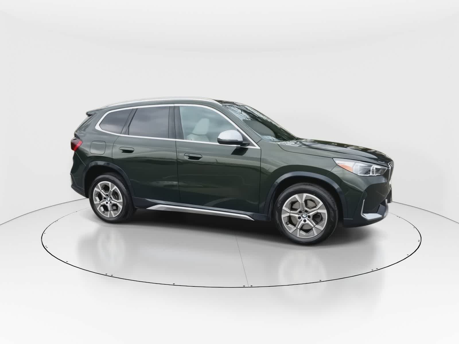 Thumbnail: 2023 BMW X1 - 3