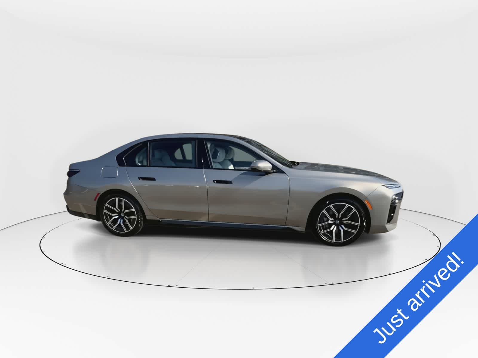 Thumbnail: 2023 BMW 7 Series - 9