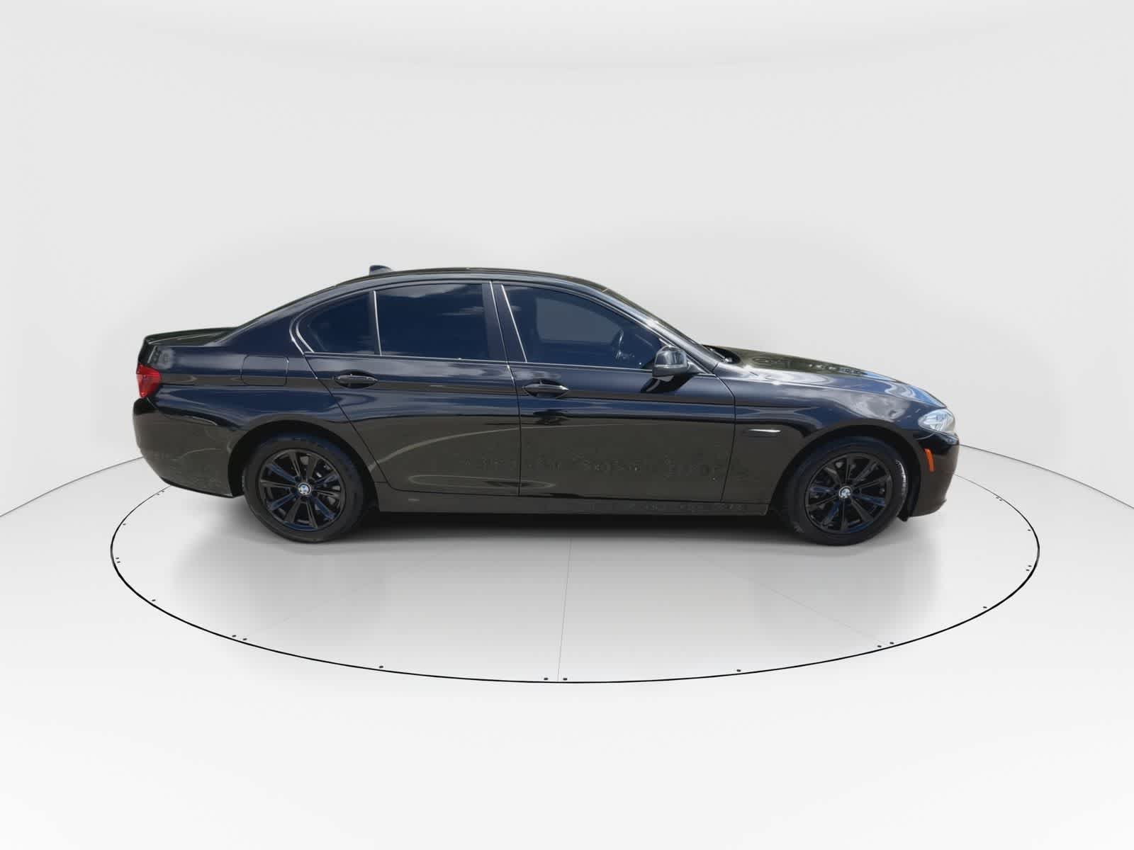 Thumbnail: 2016 BMW 5 Series - 5