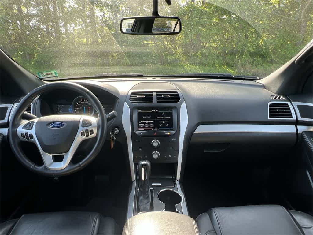 Thumbnail: 2015 Ford Explorer - 18