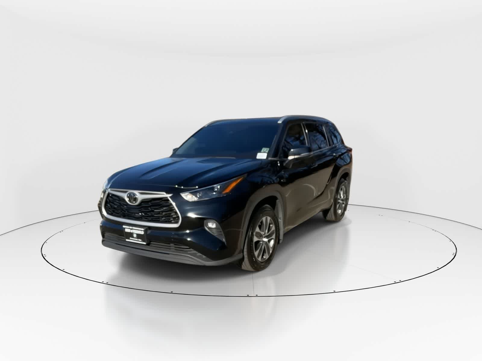 Thumbnail: 2022 Toyota Highlander - 7