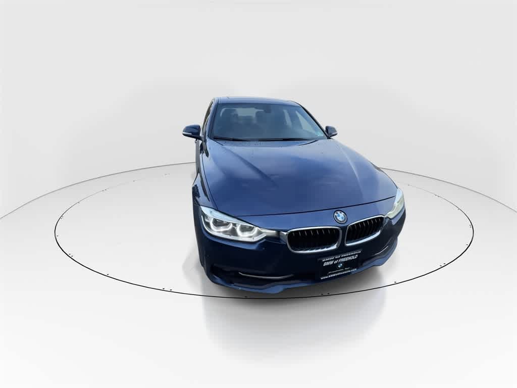 Thumbnail: 2016 BMW 3 Series - 3