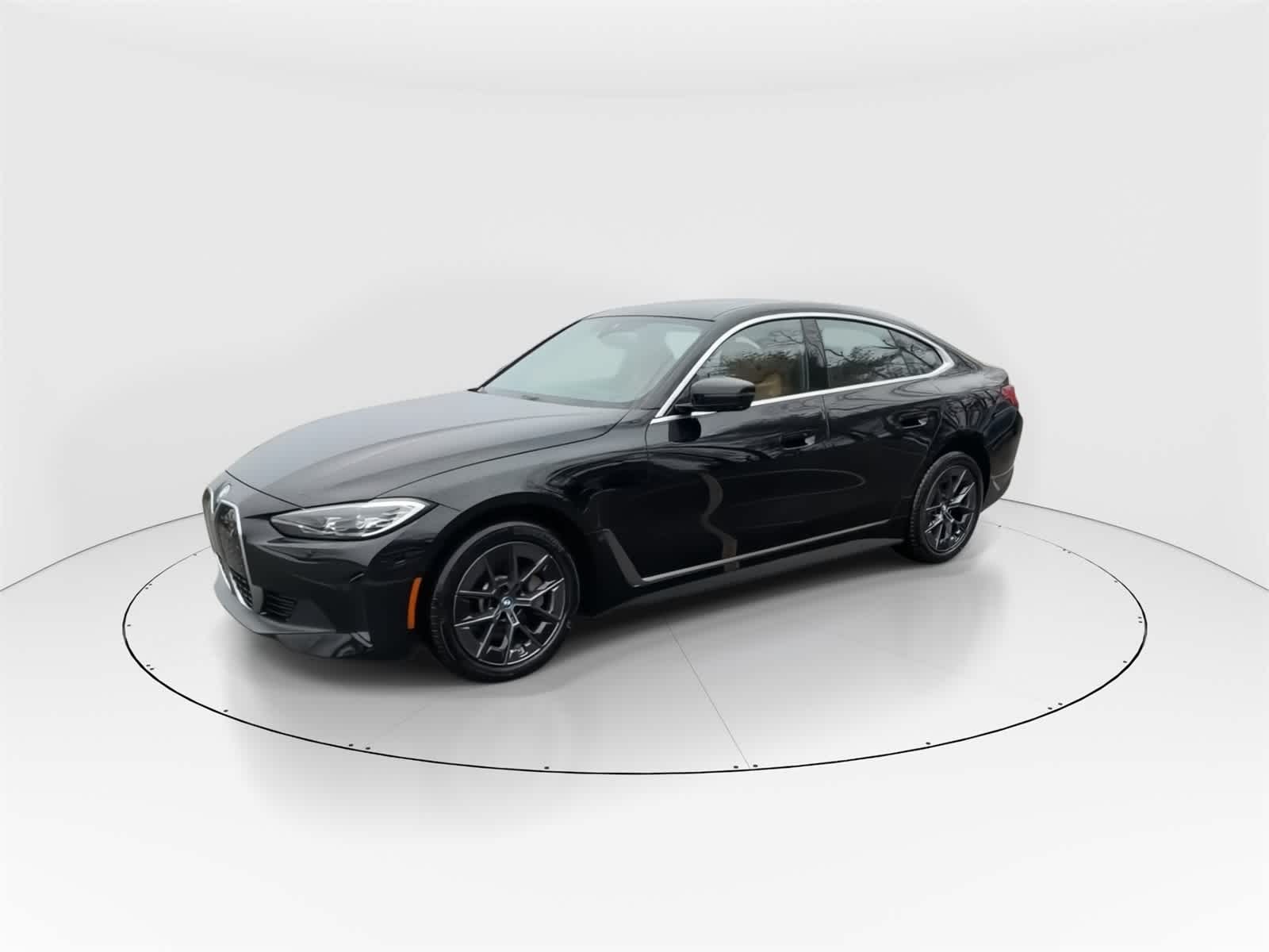 Thumbnail: 2023 BMW i4 - 8