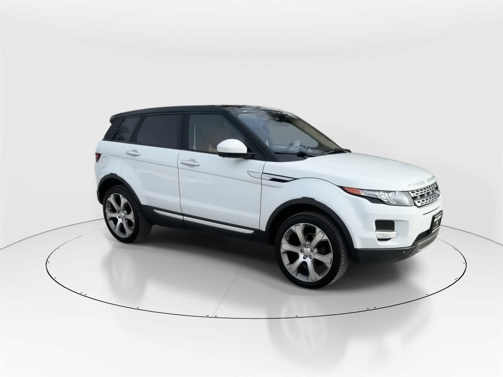 Thumbnail: 2015 Land Rover Range Rover Evoque - 3
