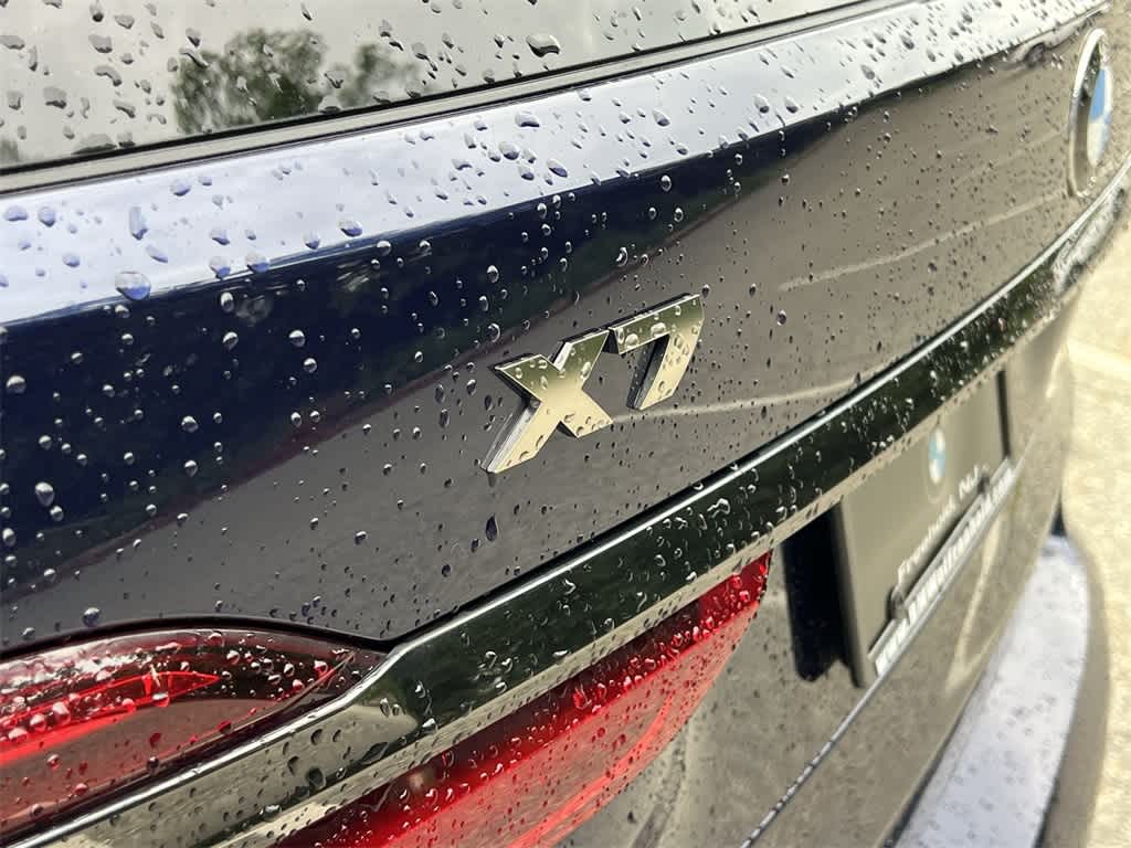 Thumbnail: 2021 BMW X7 - 15