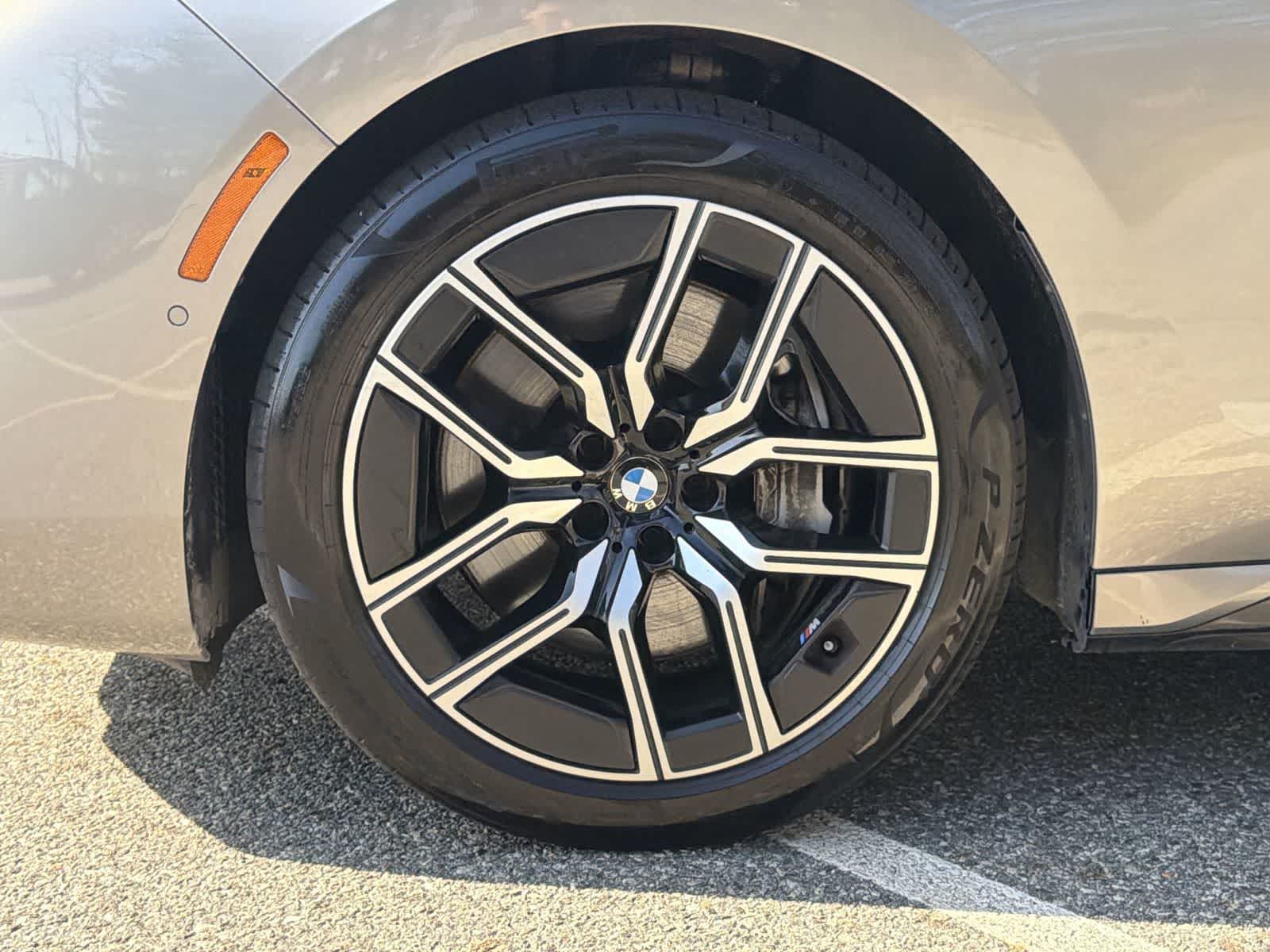 Thumbnail: 2023 BMW 7 Series - 16