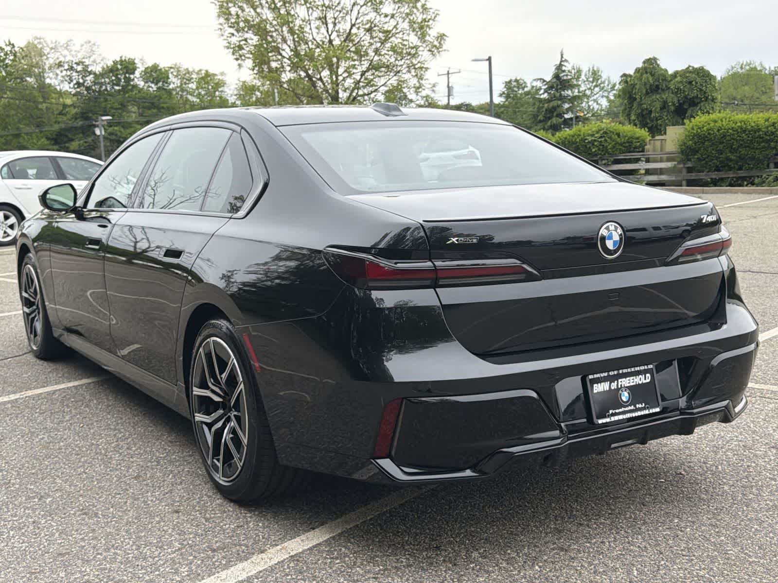 Thumbnail: 2026 BMW 7 Series - 12
