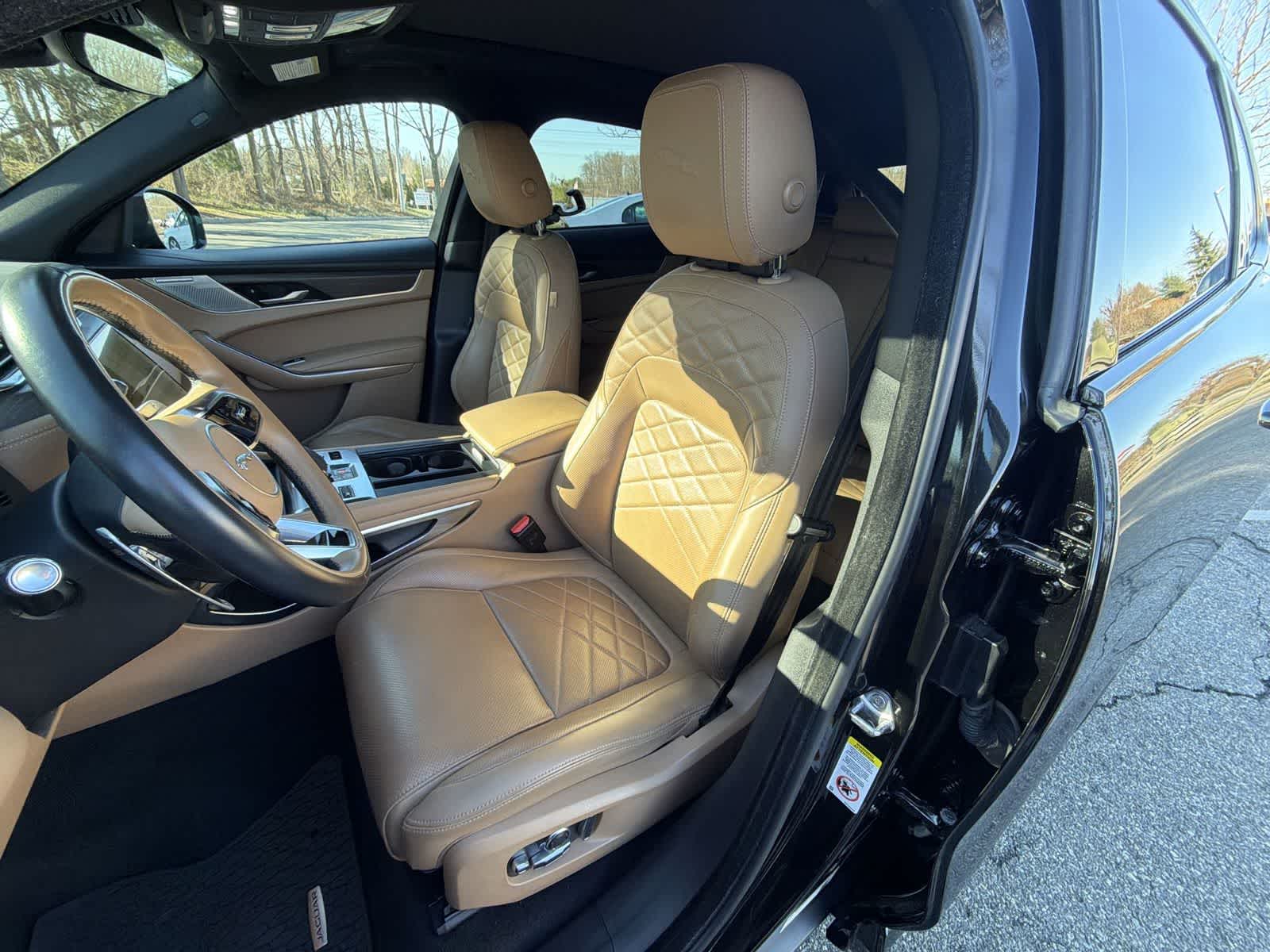 Thumbnail: 2022 Jaguar F-Pace - 19