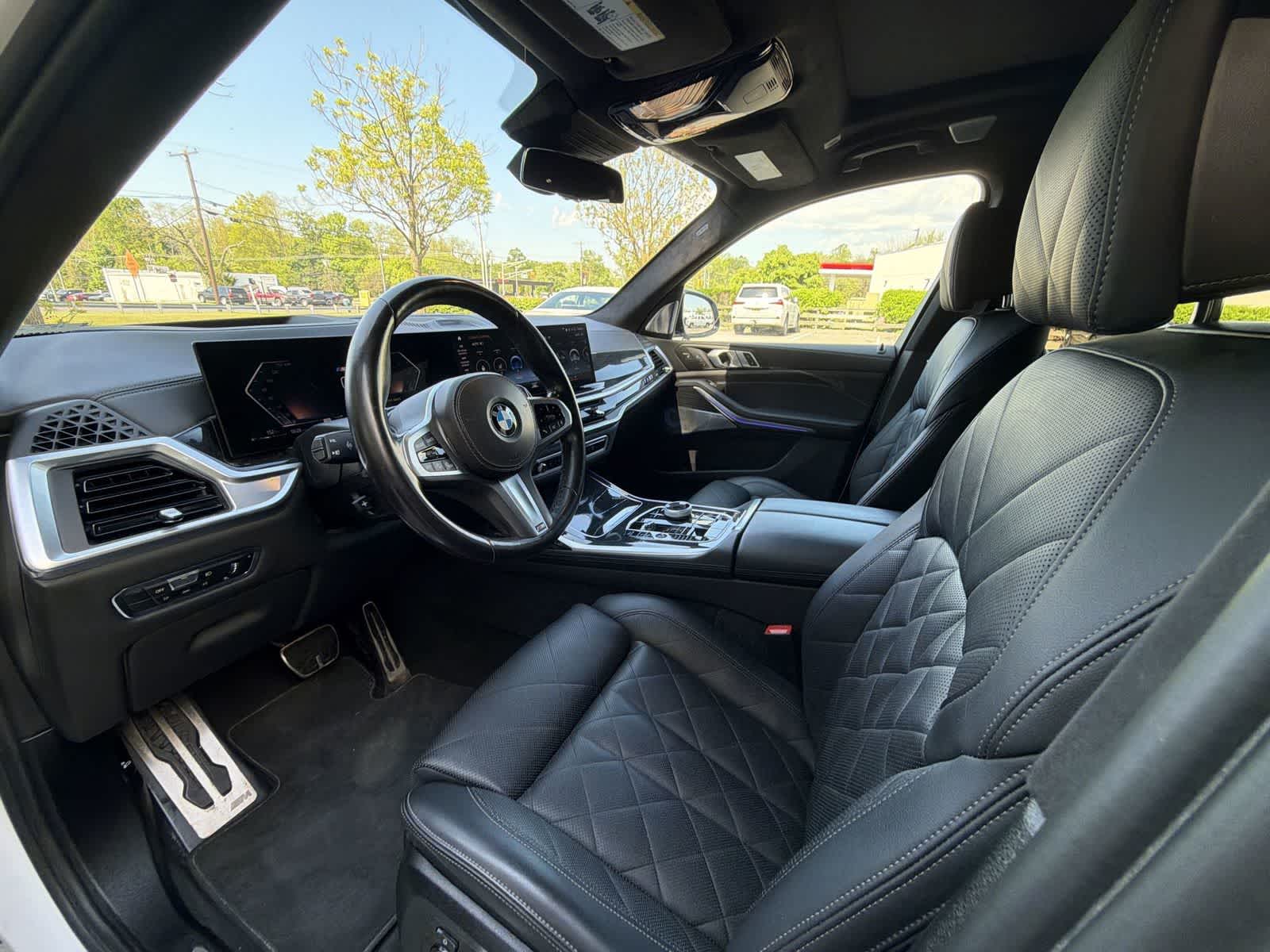 Thumbnail: 2023 BMW X7 - 10