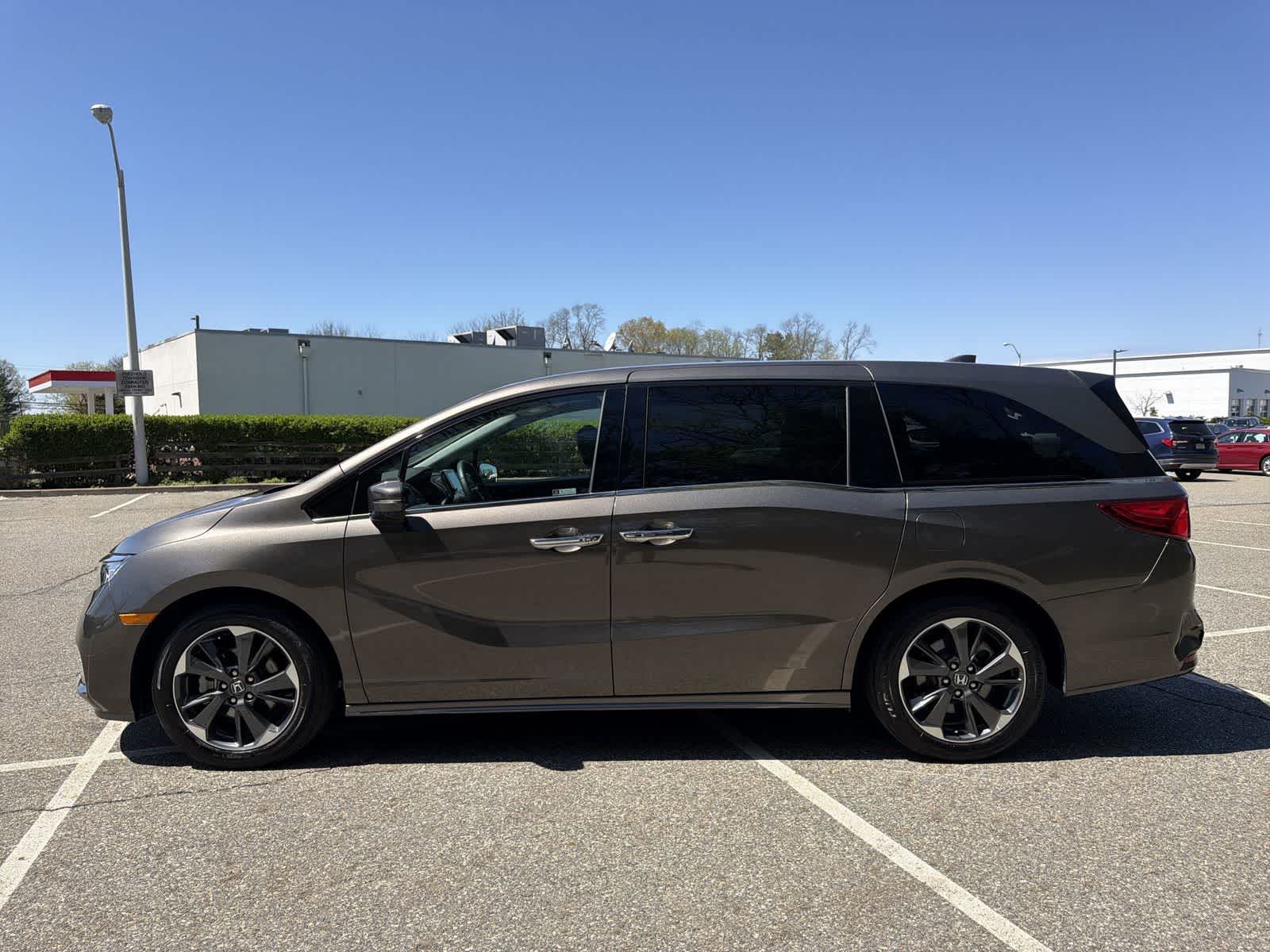 Thumbnail: 2023 Honda Odyssey - 11