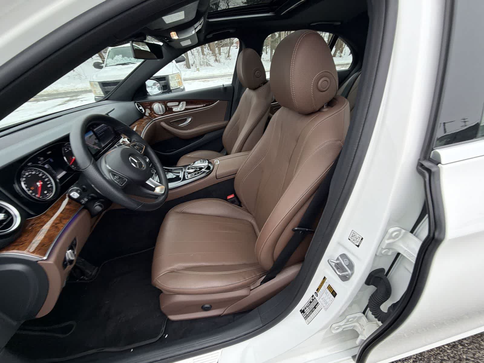 Thumbnail: 2018 Mercedes-Benz E-Class - 19