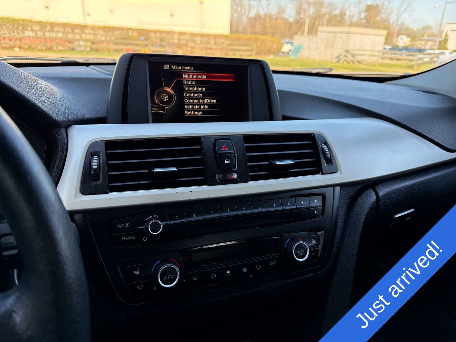 Thumbnail: 2015 BMW 3 Series - 24