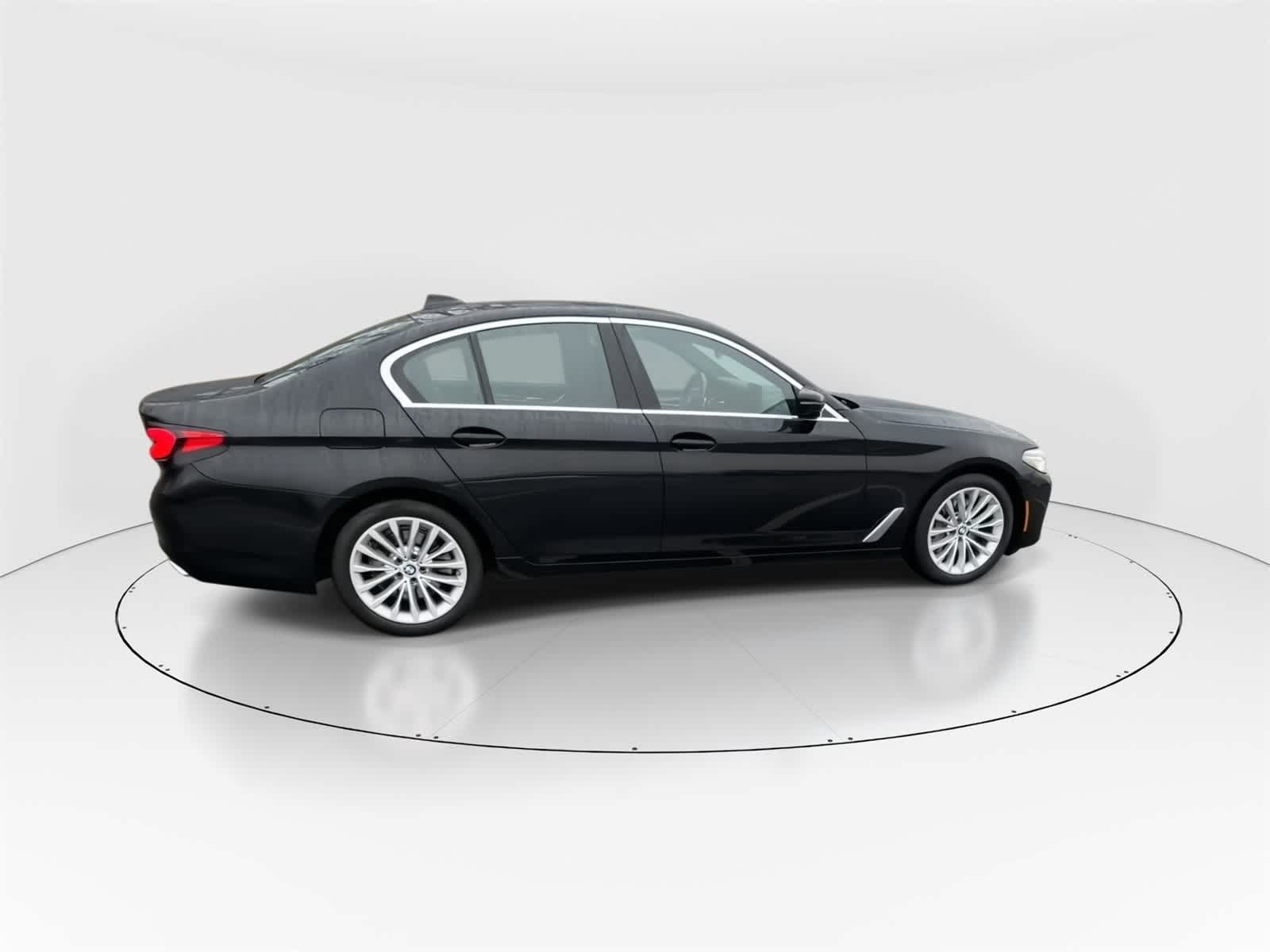 Thumbnail: 2022 BMW 5 Series - 2