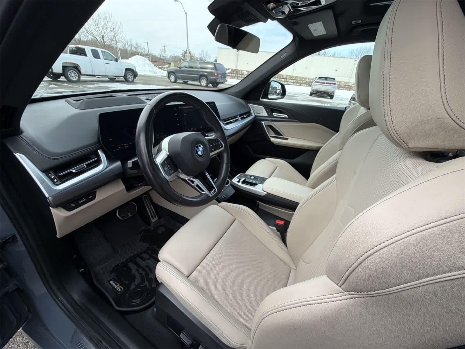 Thumbnail: 2023 BMW X1 - 10