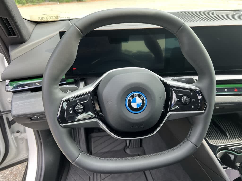 Thumbnail: 2025 BMW i5 - 23