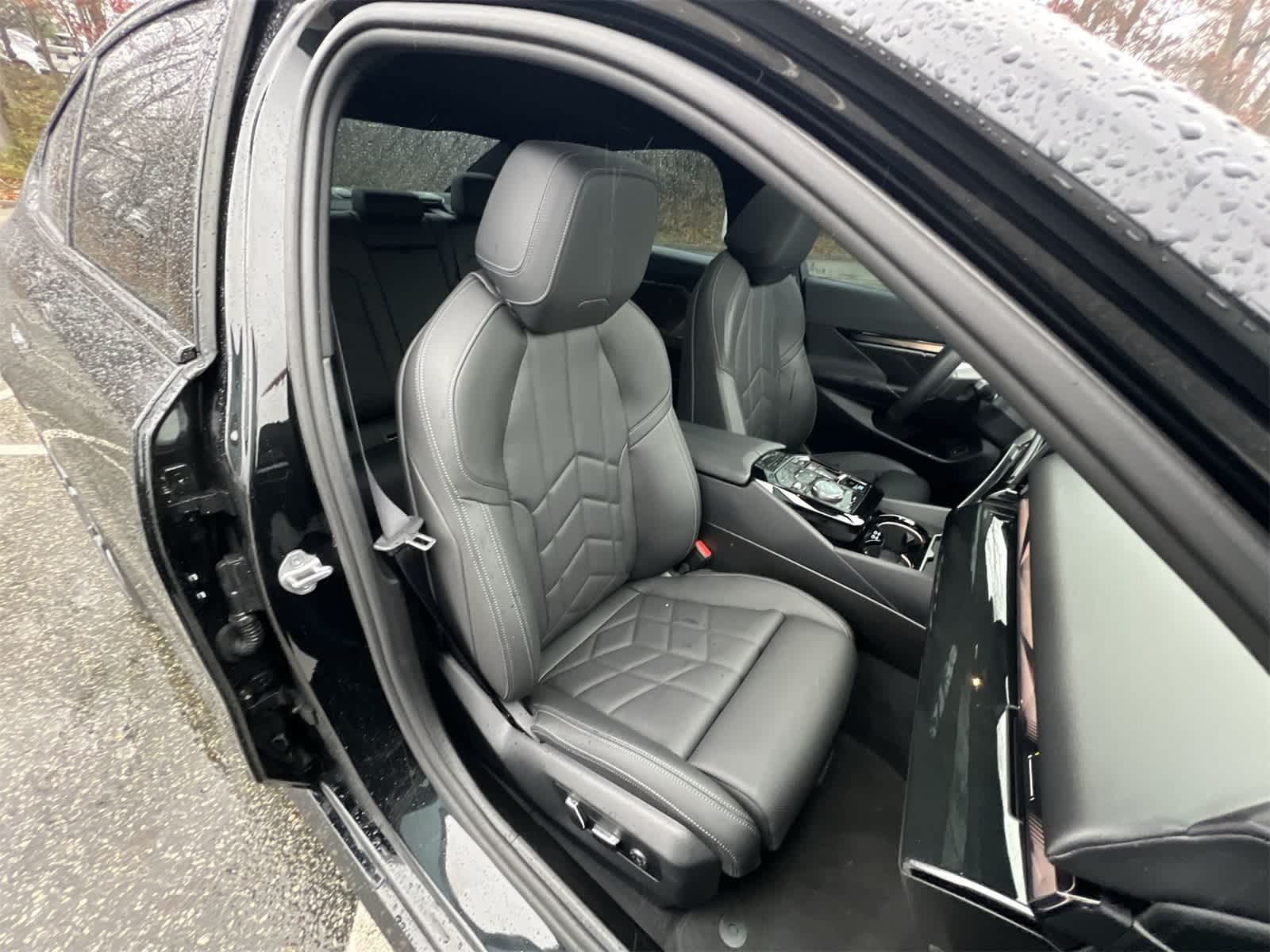 Thumbnail: 2025 BMW i5 - 22